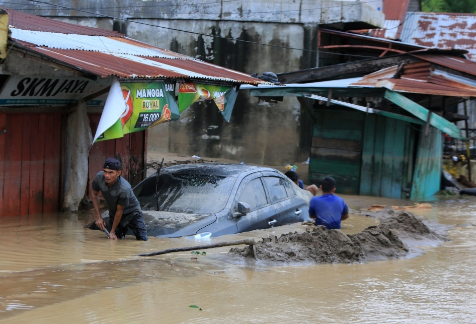 Banjir bandang dan tanah longsor di wilayah Sumatera